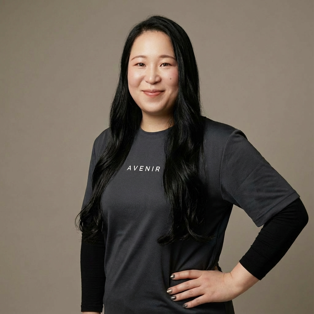 Replace_the_T-shirt_on_the_person_in_Image1_with_t-1764840793784(1)