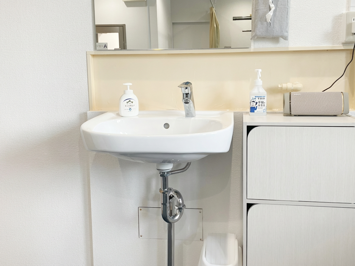 Brighten_the_entire_image_for_a_clearer_look_while-1765507123585