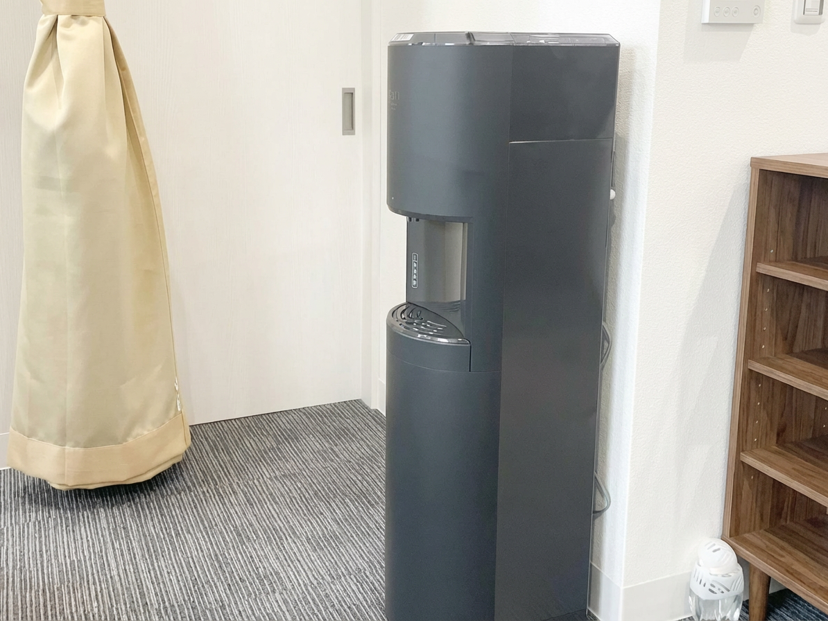 Brighten_the_entire_image_to_enhance_clarity_while-1765506641757