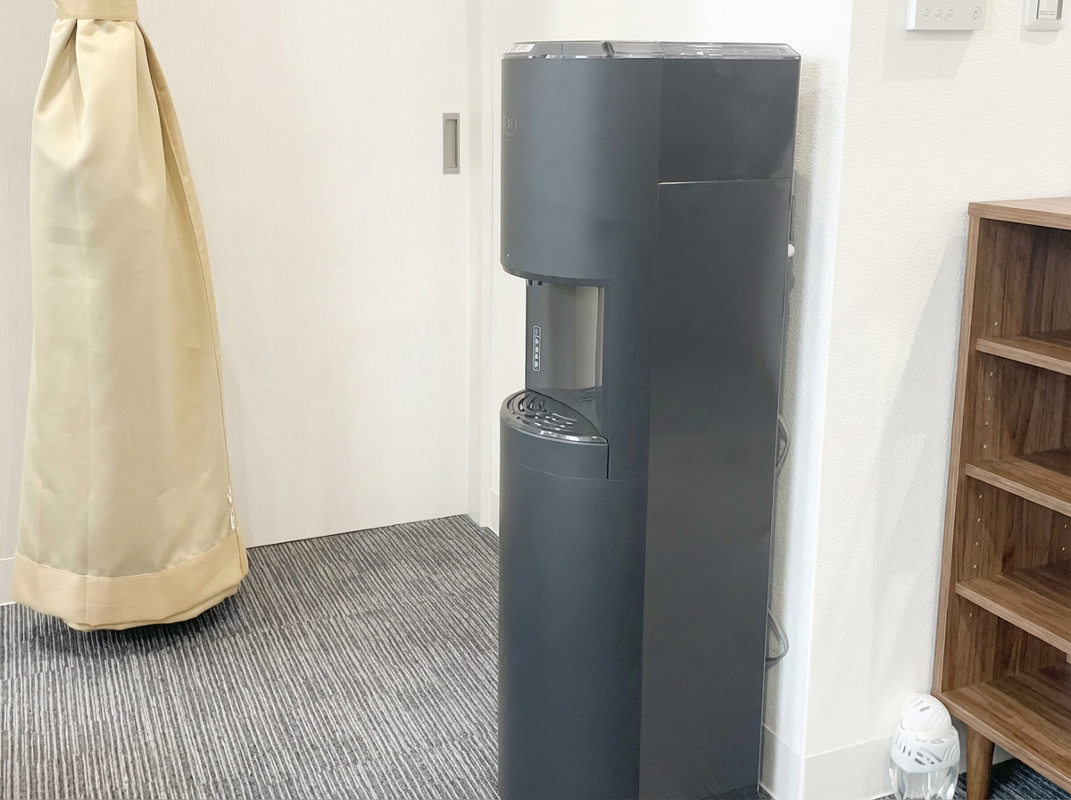 Brighten_the_entire_image_to_enhance_clarity_while-1765506641757