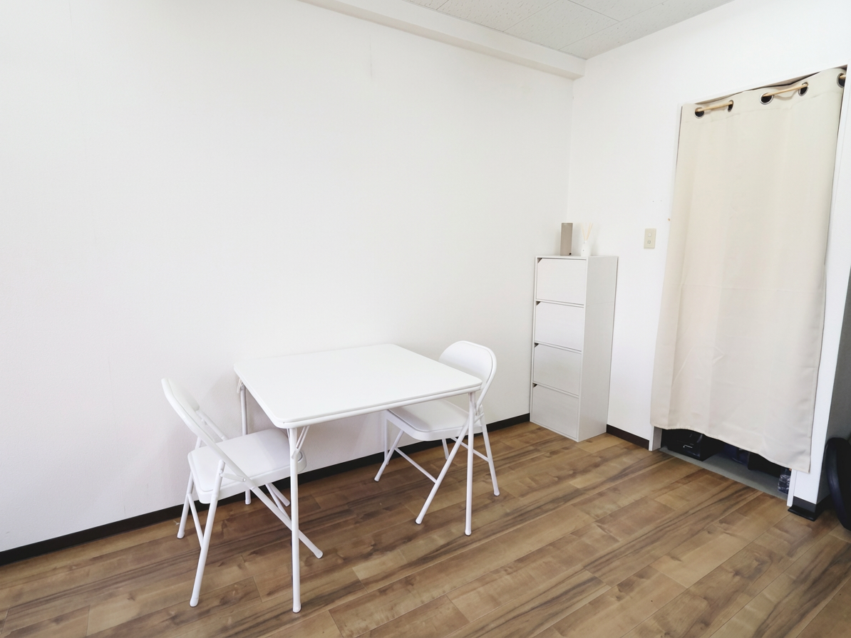 Brighten_the_entire_image_while_maintaining_the_or-1765507969235