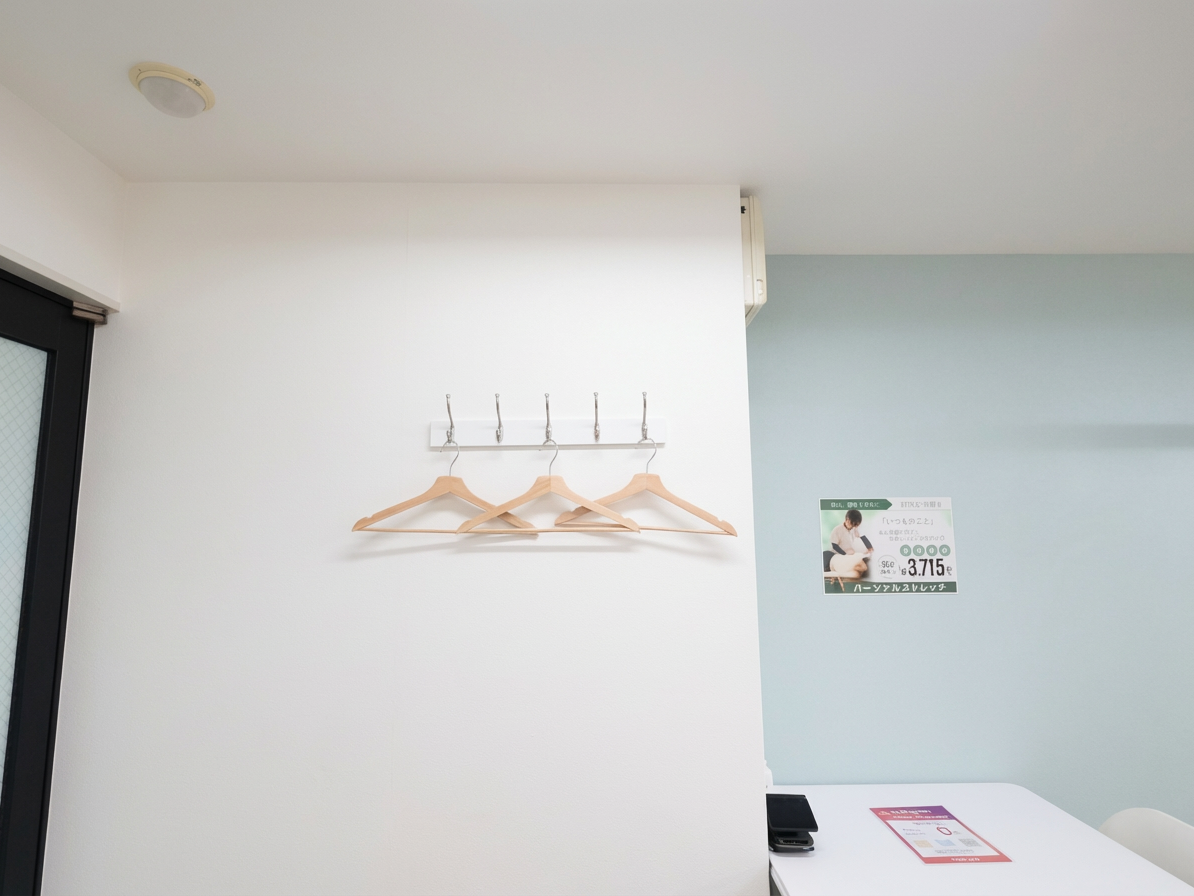 Enhance_the_image_while_preserving_the_authentic_f-1765511284271