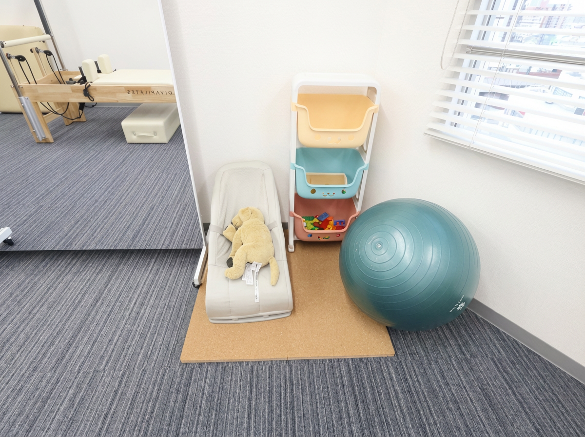 Enhance_the_overall_brightness_and_clarity_while_m-1765784321621