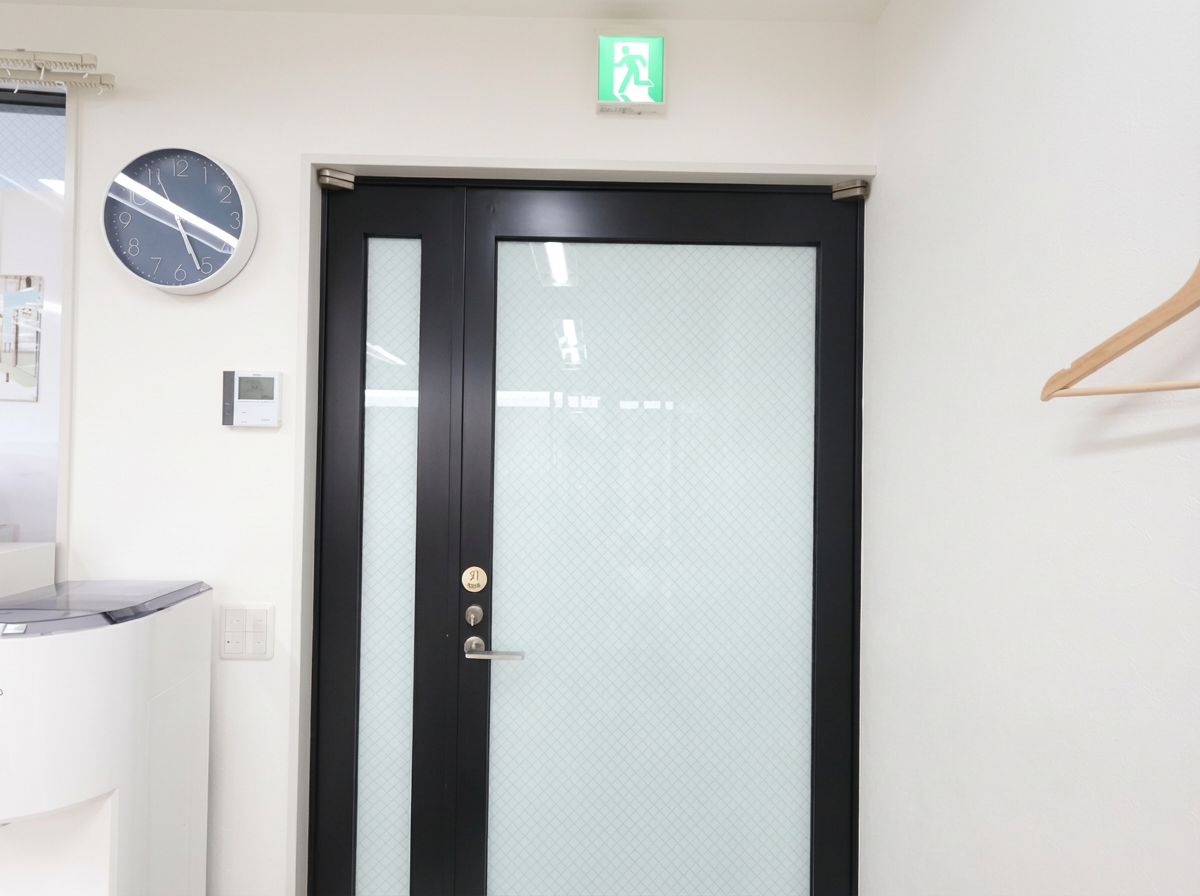 Retouch_the_image_to_enhance_its_stylish_appeal_wh-1765511425229