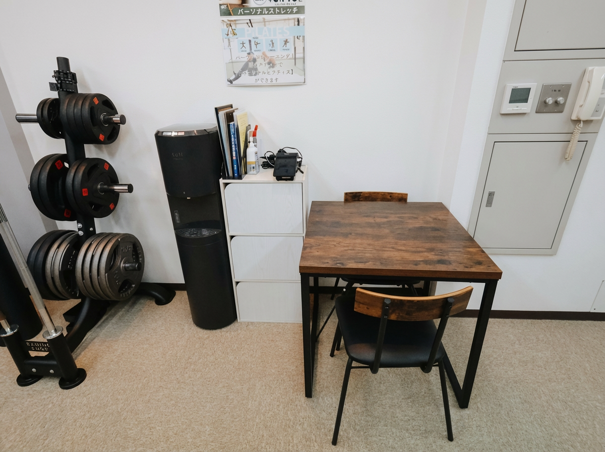 Retouch_the_image_to_enhance_its_stylish_appearanc-1765503924746