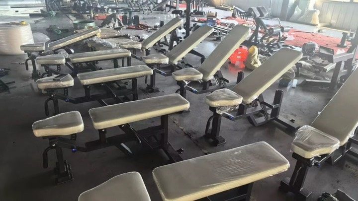 当社が発注したパーソナルジム用トレーニングベンチ