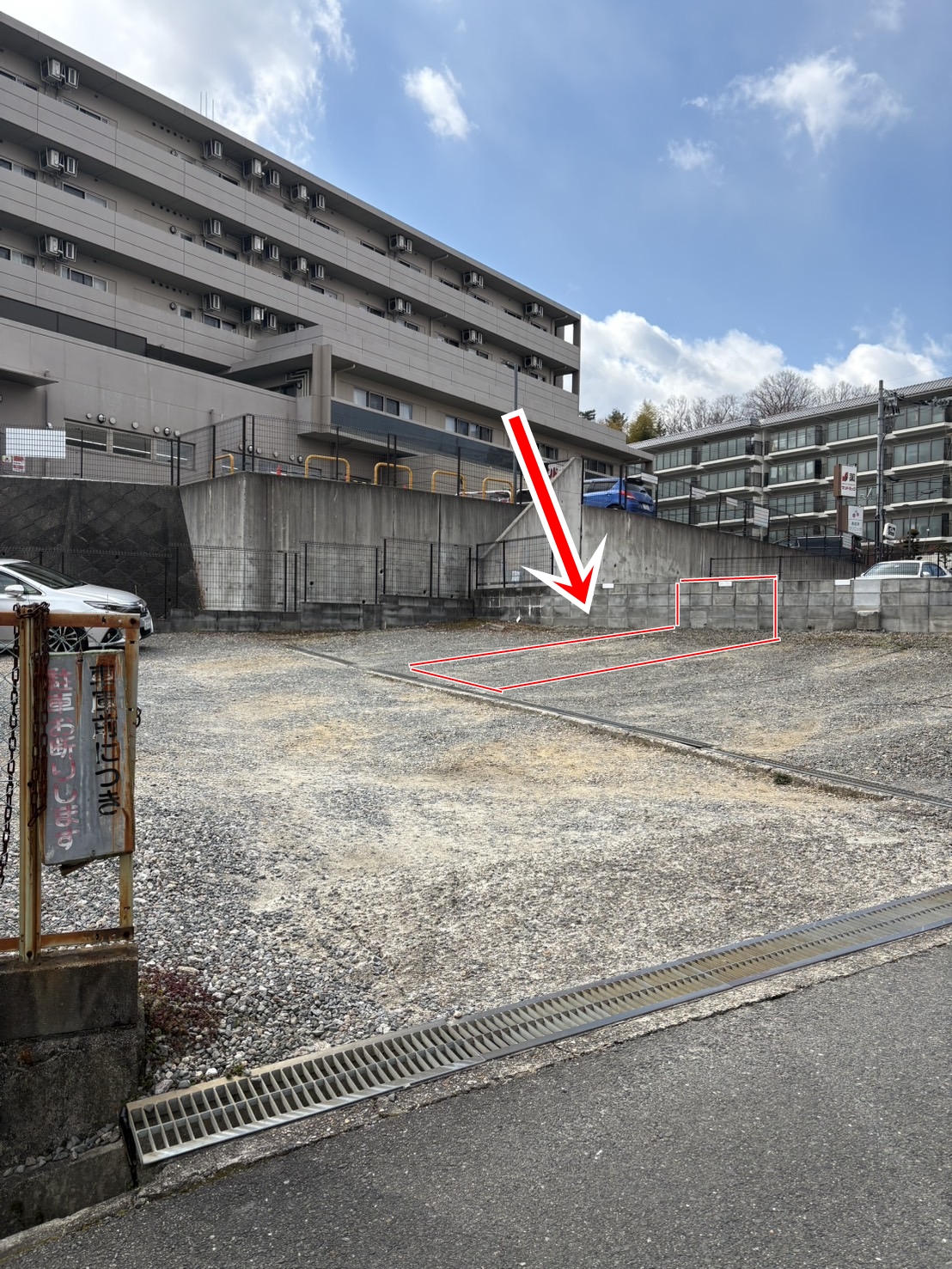 パーソナルジムアヴニールあやめ池店の駐車場と進入方向